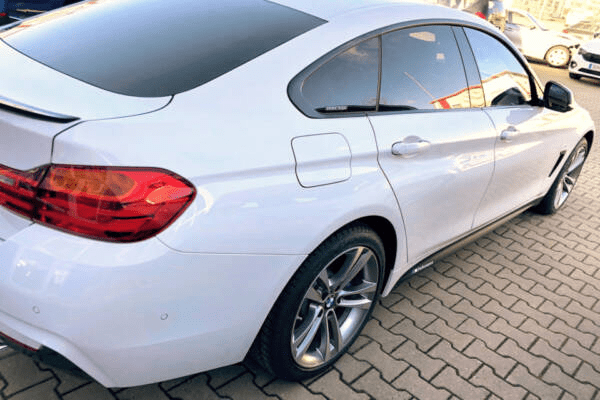 weißes-auto-nach-lackierung-min
